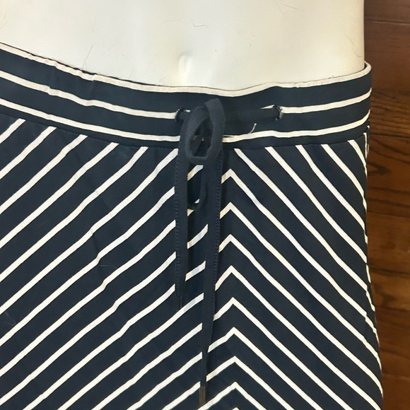Reitmans Striped Navy blue and beige Maxi Skirt small - Picture 2 of 4